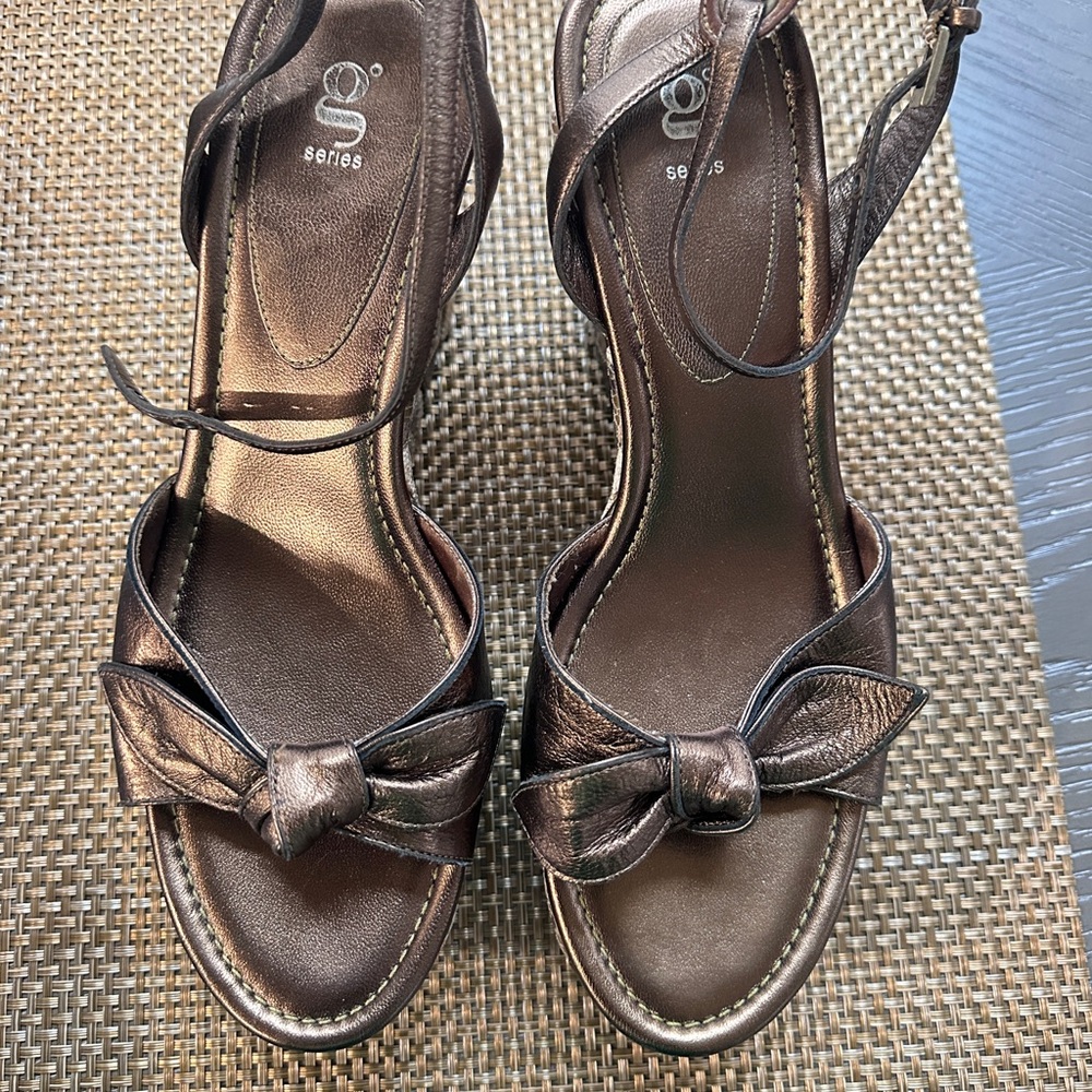 Cole Haan G-Series Bronze Metallic Platform Sandals with Bow Accent 9.5